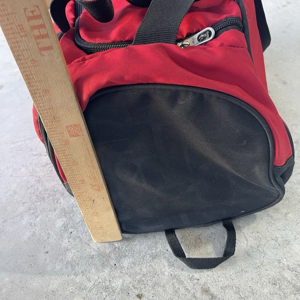 Vintage Nike Medium Training Duffle Gym Travel Sports Shoe Bag Black Swoosh Logo